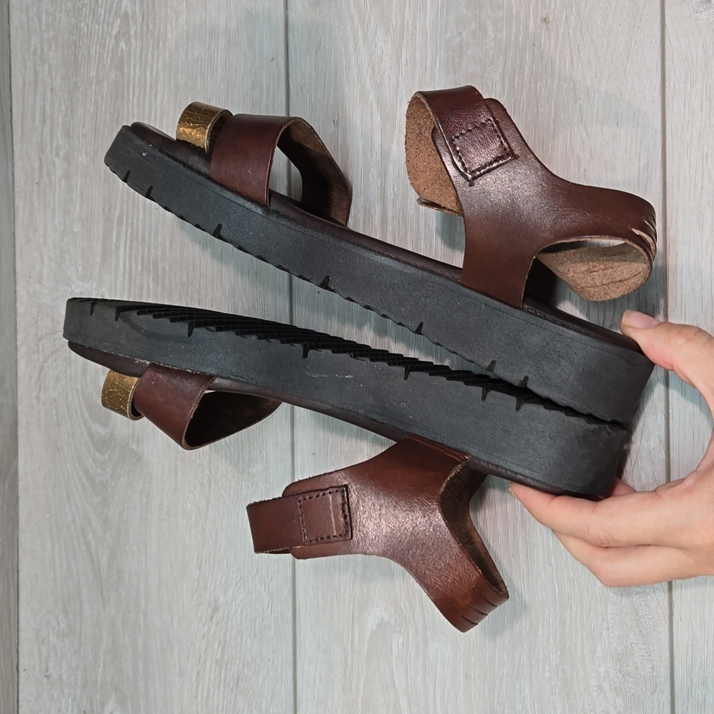 Sundance Leather Toe Loop Platform Buckle Sandals sz 37 / 6.5 - Picture 9 of 13